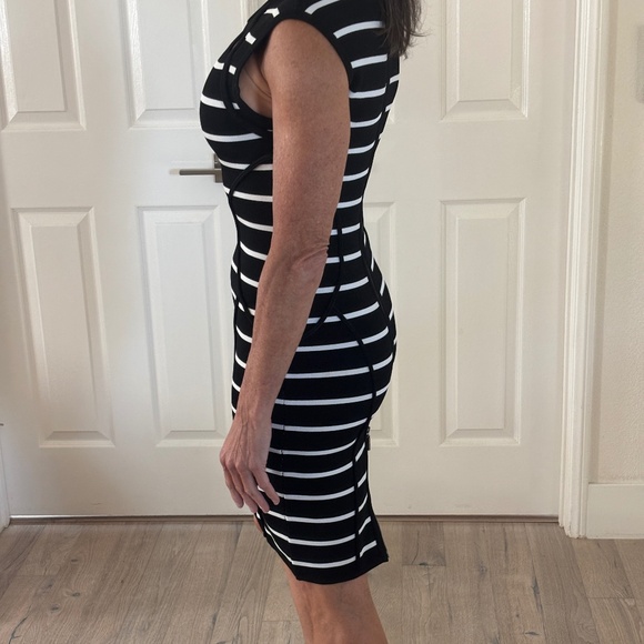 Guess Bodycon Dress - Black/White Stripe Size S - Picture 3 of 14
